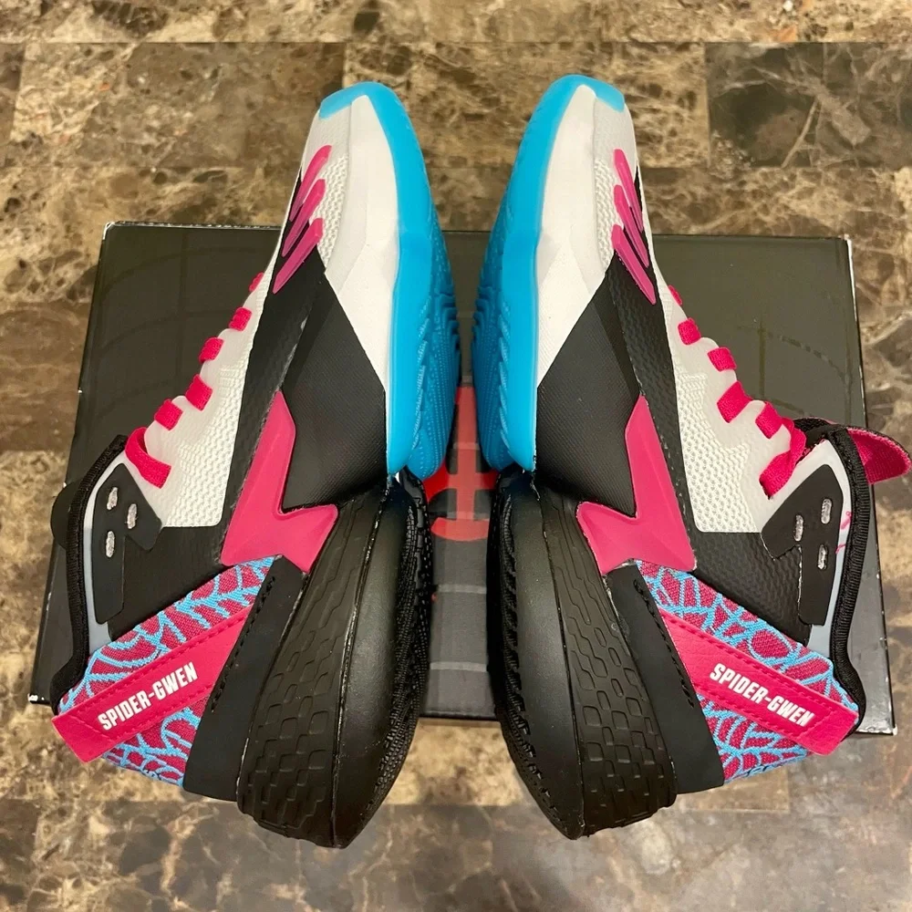 GIRLS' ADIDAS X MARVEL D.O.N. ISSUE #4 SPIDER-GWEN BASKETBALL SIZE 13K - Picture 8 of 8